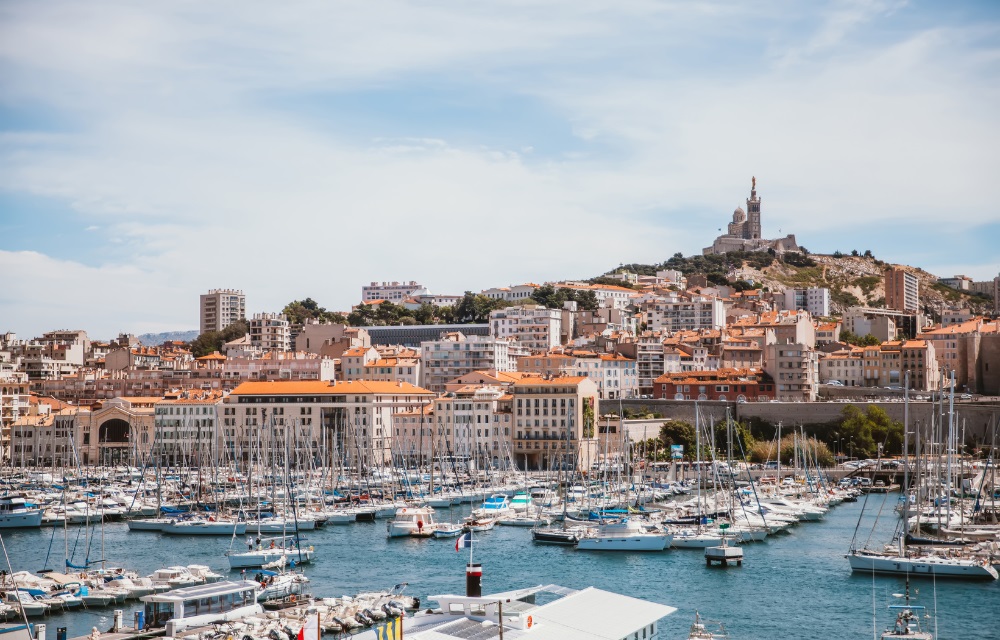 Nos chasseurs immobilier DETECTIMMOBILIER® spécialistes de la recherche sur mesure de maisons et appartement, prennent en charge votre projet immobilier à Marseille