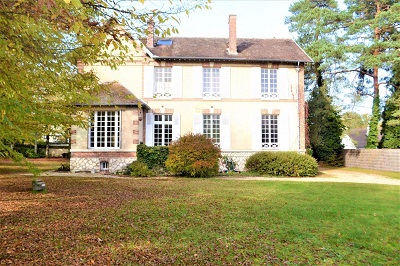 Maison de charme propriété à Fontainebleau avec l'aide de votre chasseur immobilier