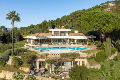 Villa contemporaine avec piscine à Cannes